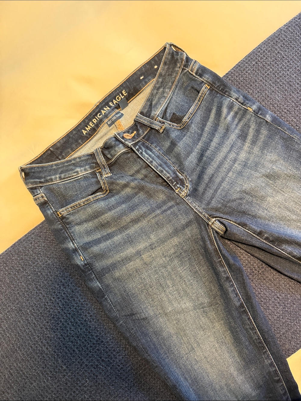 American Eagle Outfitters Women’s Faded Blue Jegging